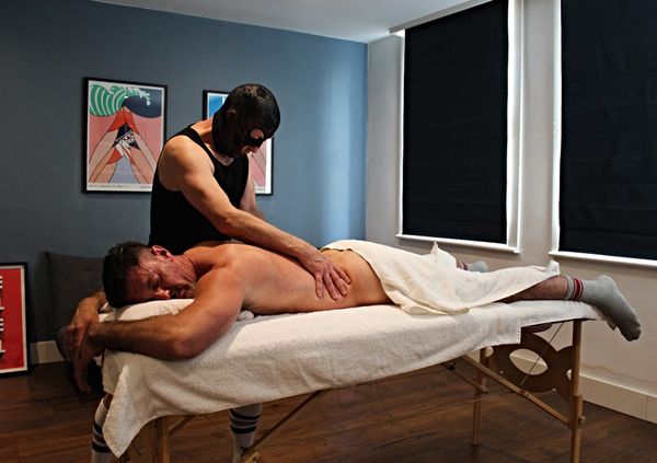 A ring-side seat for a sensual massage