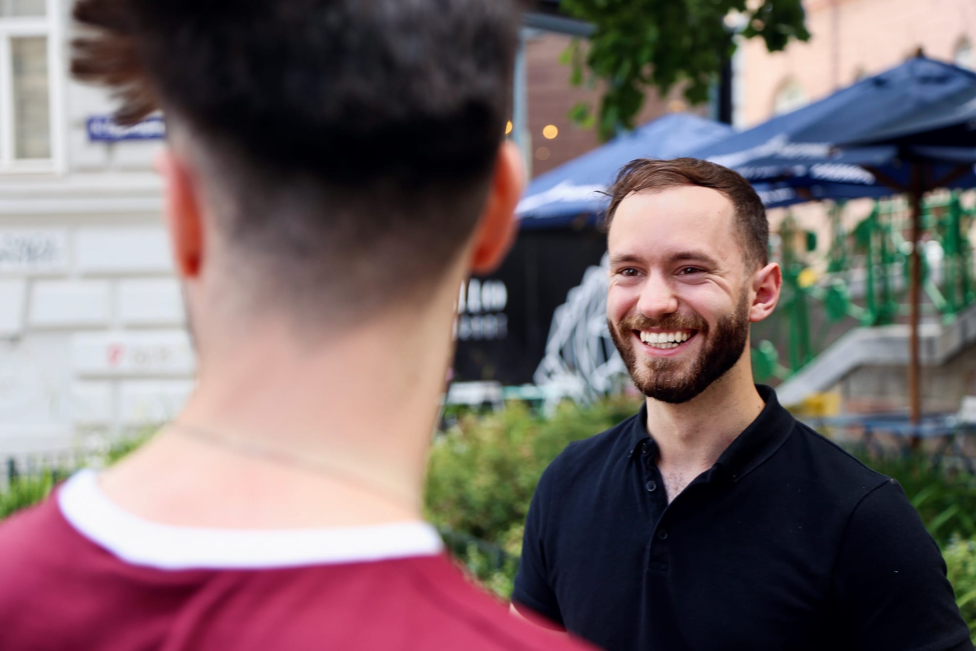 Dorian Rammer im Gespräch, fotografiert in Wien-Mariahilf 2020