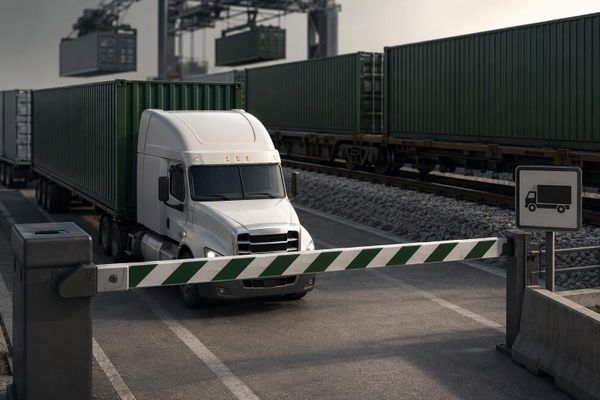 J.B. Hunt CFO: Own Drayage Capacity Was 'A Bottleneck,' And Dedicated Contracts Are Being Reopened