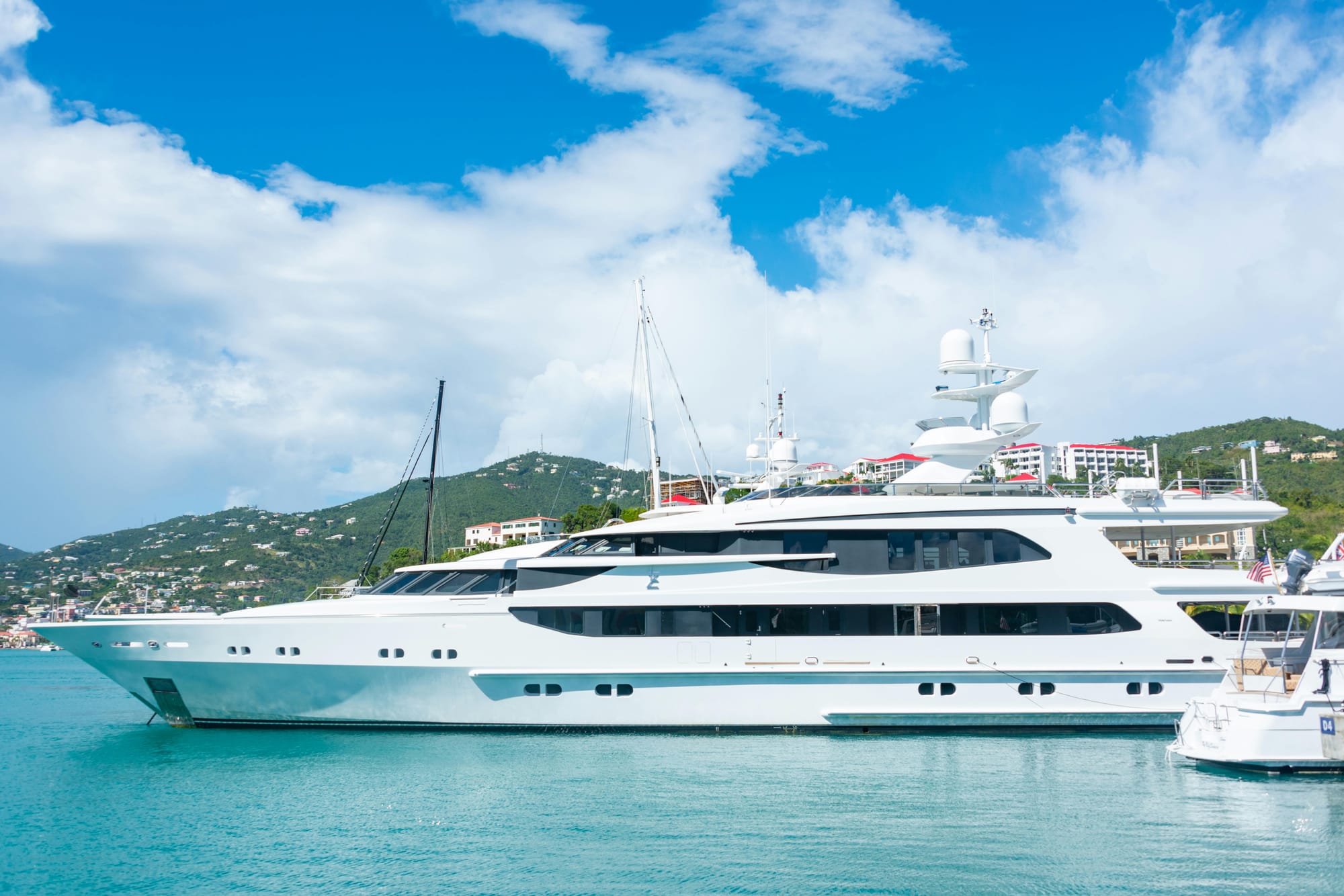 yacht charter prices