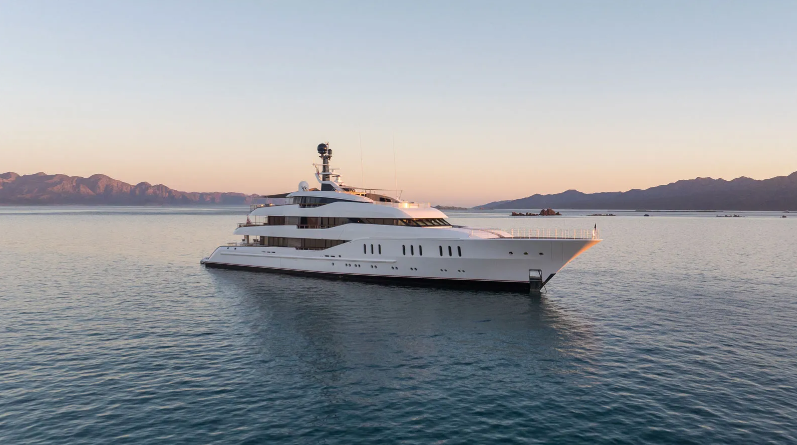 Fort Lauderdale International Boat Show 2025: 183 Superyachts