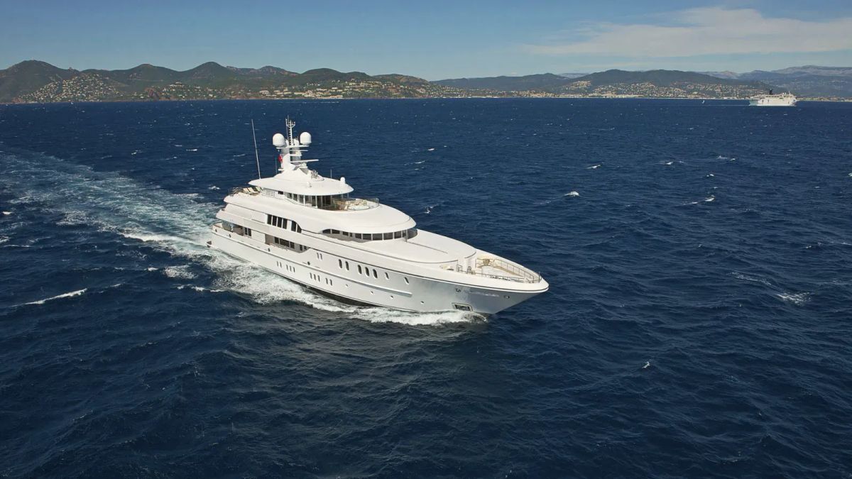 $1 Million Price Reduction on 60m Lürssen Bella Vita