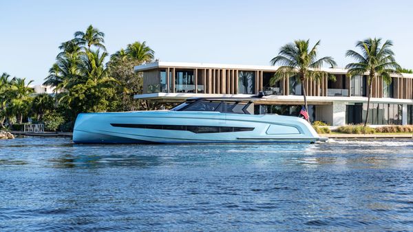 Vanquish VQ70: The Private Jet of the Seas