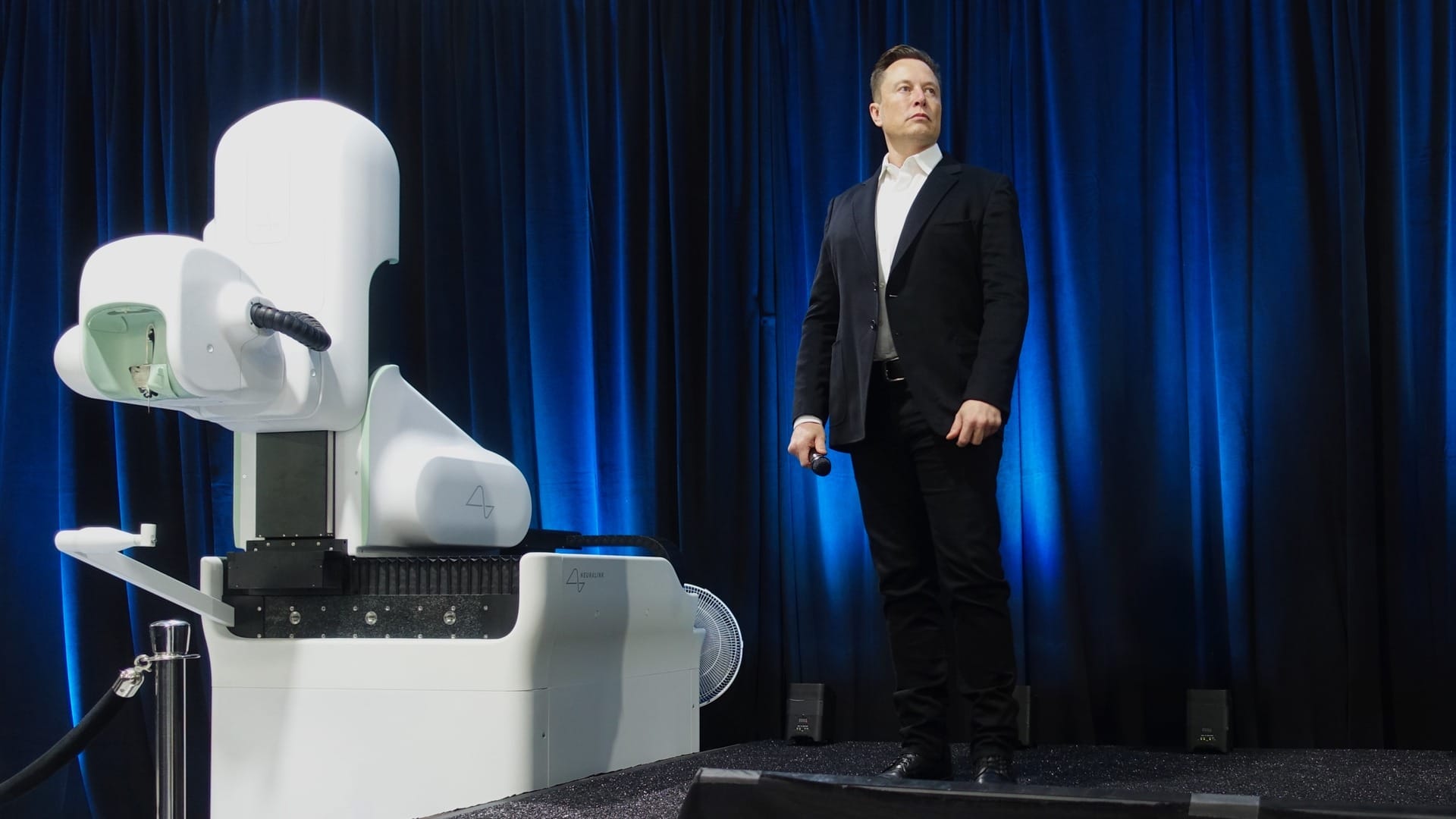 Musk ya vale un billón: 6 formas de entenderlo desde Latinoamérica
