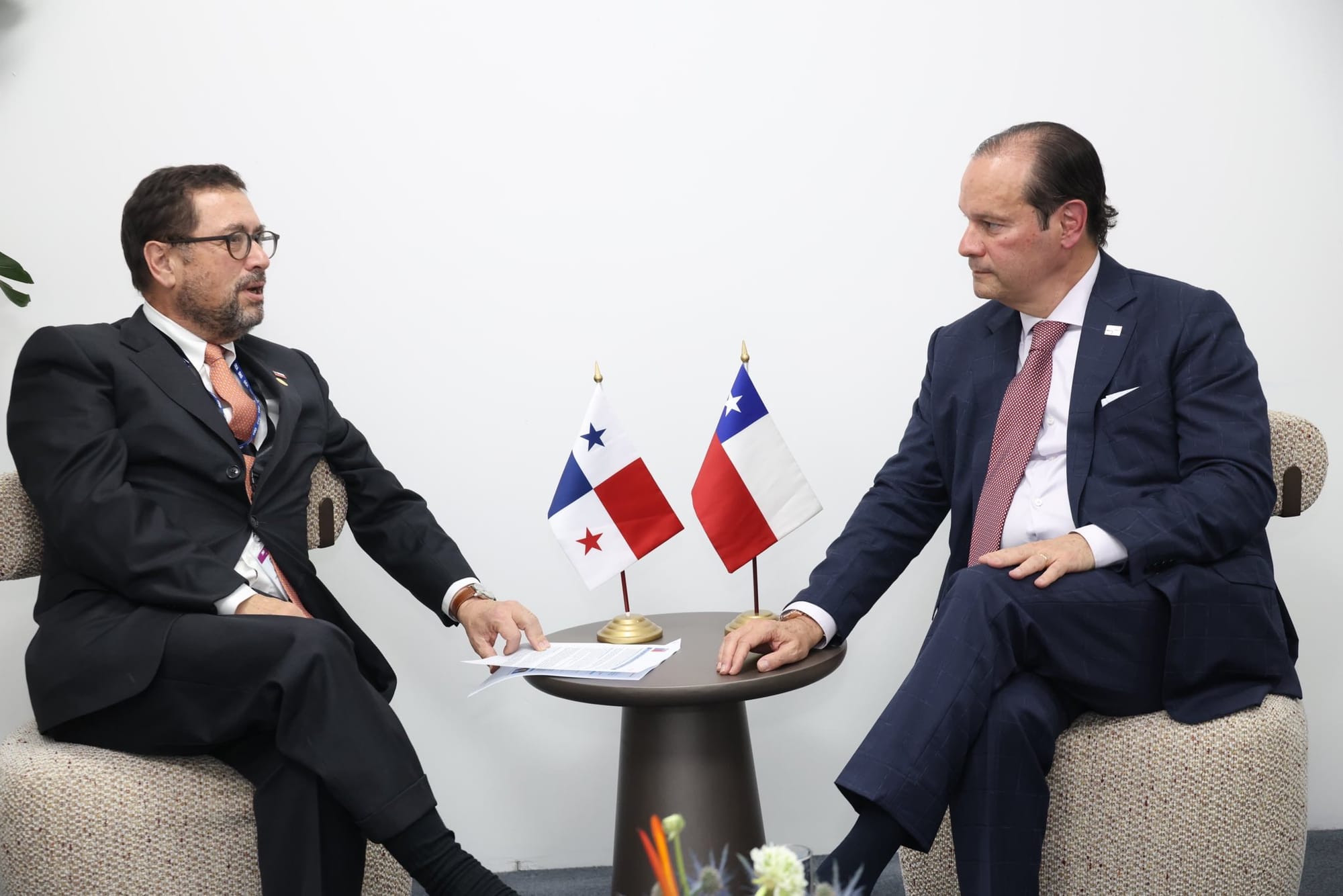 Reunión bilateral entre el canciller de Panamá y representante de la Unión Europea, OEA Panamá 2026