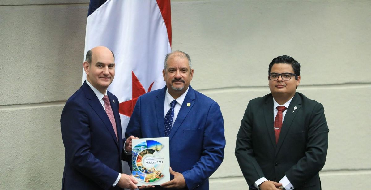 MEF presenta memoria 2025; economía crece