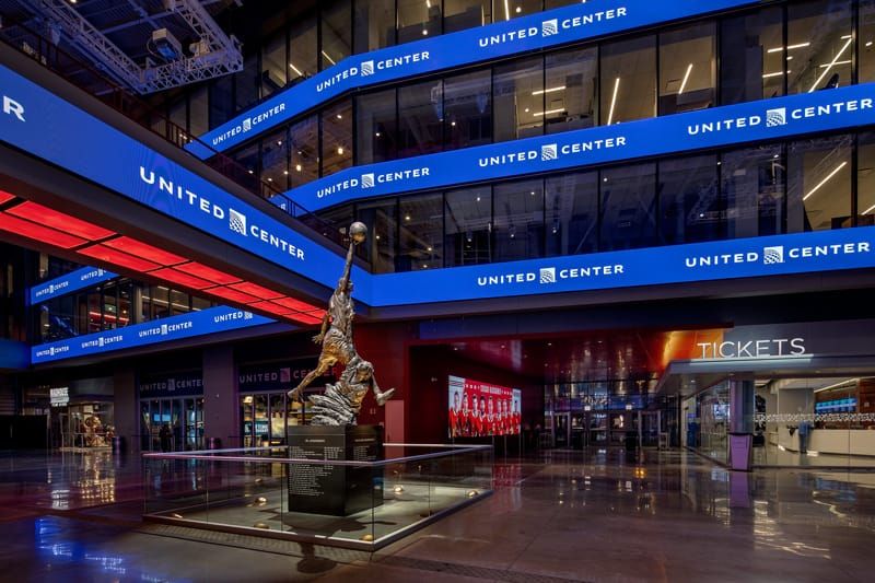 El United Center de Chicago se convierte en la primera arena de EE.UU. en vender bebidas con THC derivado del cáñamo
