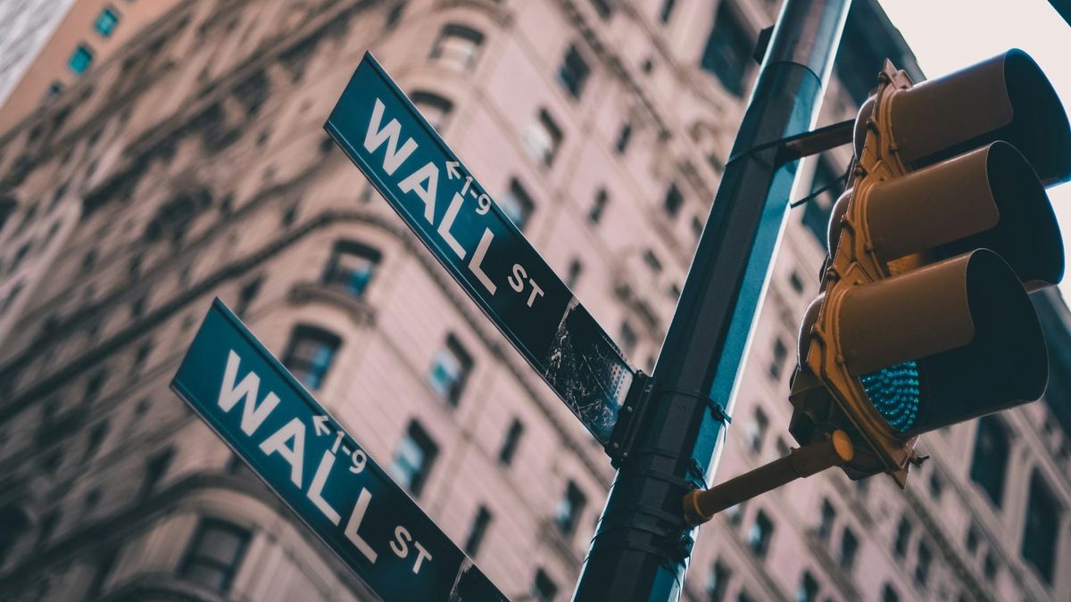 Wall Street cae tras elección de Kevin Warsh como presidente de la Fed por Donald Trump