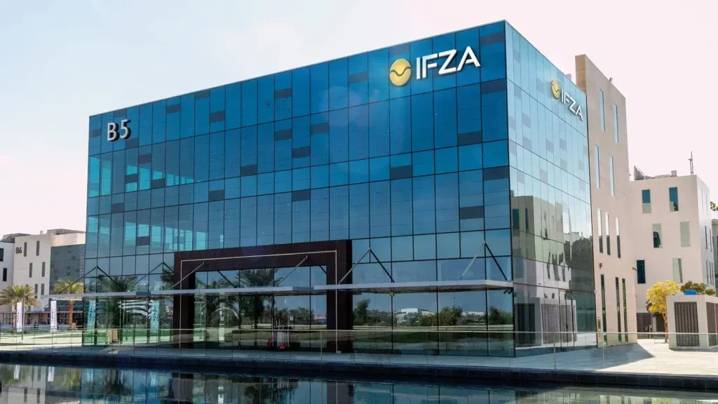 Cómo IFZA ayuda al emprendedor a reducir trámites y lanzar su negocio global desde Panamá
