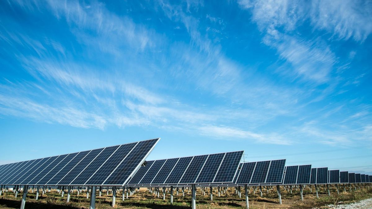 China prepara récord en capacidad solar, superando a la coalición energética de carbón en 2026