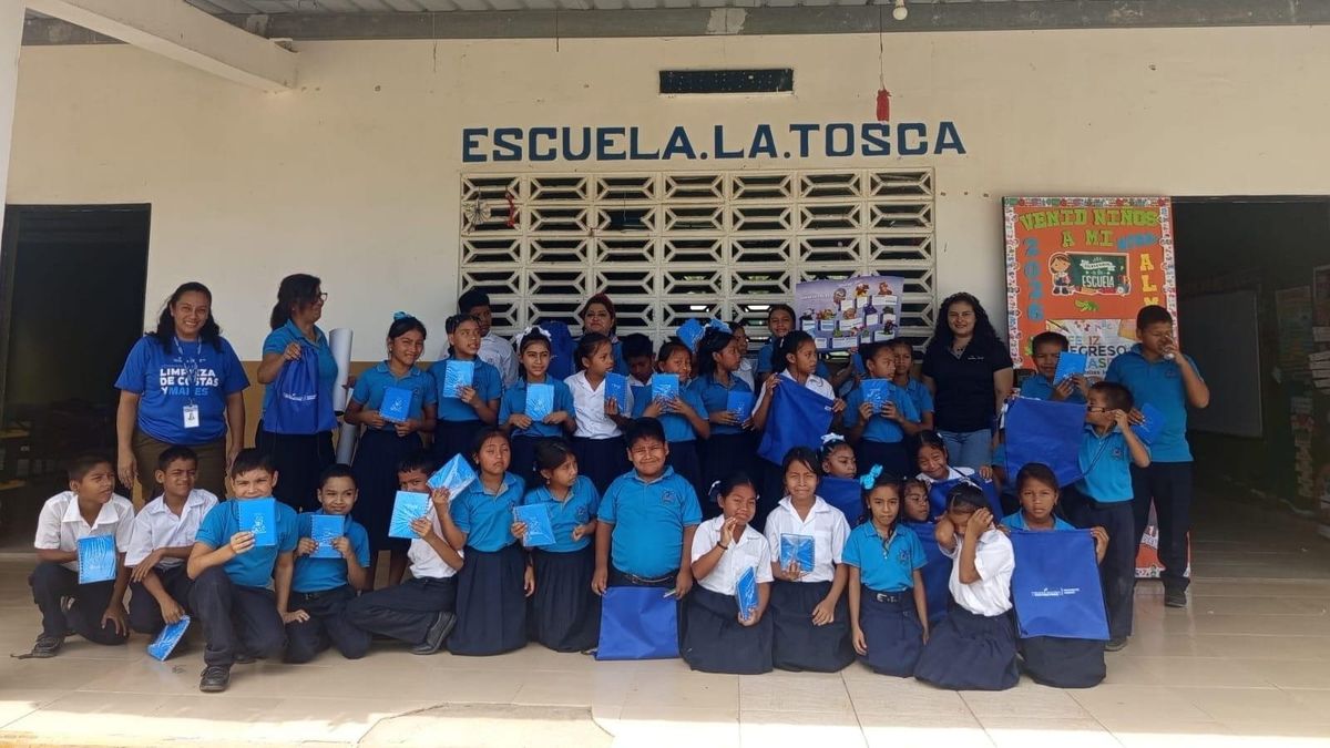 MiAMBIENTE educa sobre el agua en Tortí