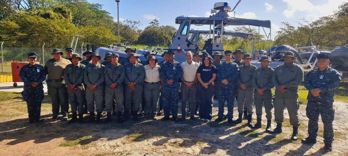 Guardaparques de MiAMBIENTE inician curso de botes especiales
