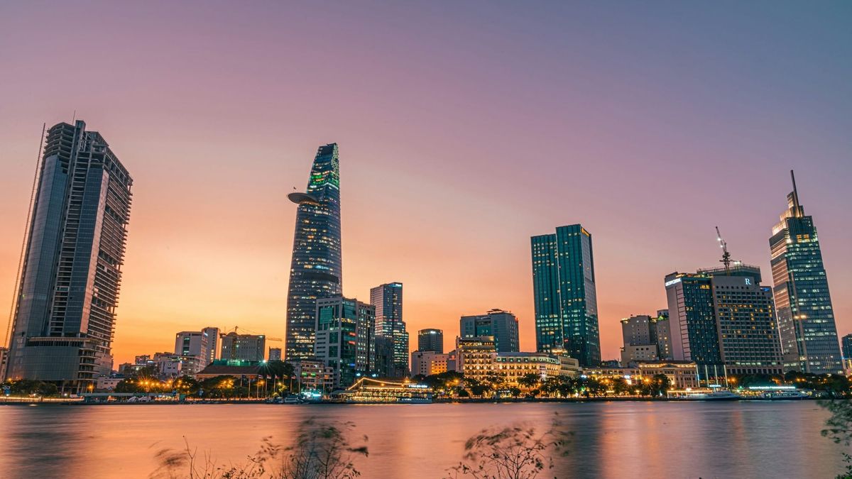 Vietnam anuncia plan para eliminar aranceles al combustible hasta abril