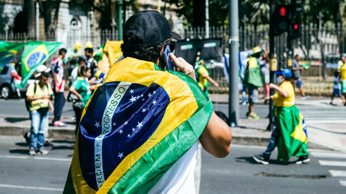 Brasil pierde 2-1 con Francia y Casemiro actúa en doble pivote