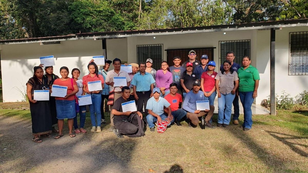 Productores aprenden a crear viveros forestales en Capira