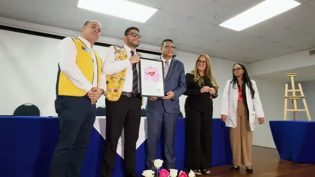Club 20-30 entrega banco de leche a Hospital Irma Tzanetatos