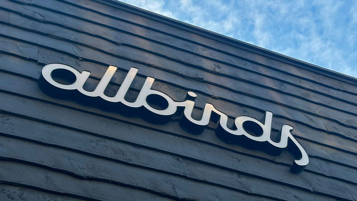 Allbirds cierra todas sus tiendas de precio completo en EE.UU. y mantiene dos outlets
