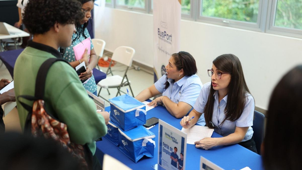 Feria ITSE conecta estudiantes con empresas