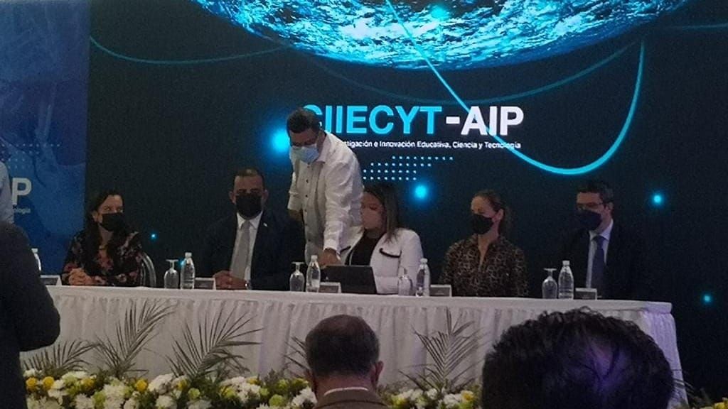 CiiECYT busca director con PhD y experiencia