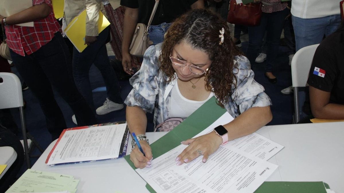 Becas 2026: IFARHU Atiende a Más de 15 Mil Estudiantes