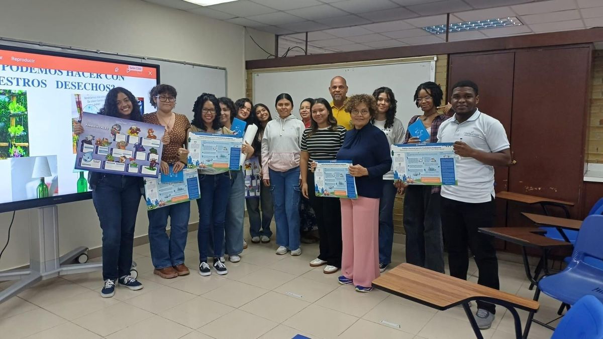 MiAMBIENTE educa a psicólogos sobre reciclaje