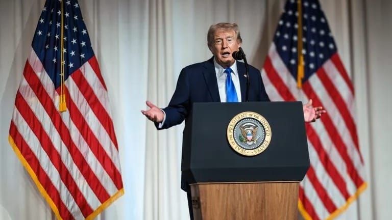 Segundo golpe judicial: tribunal declara ilegal el arancel del 10% de Trump