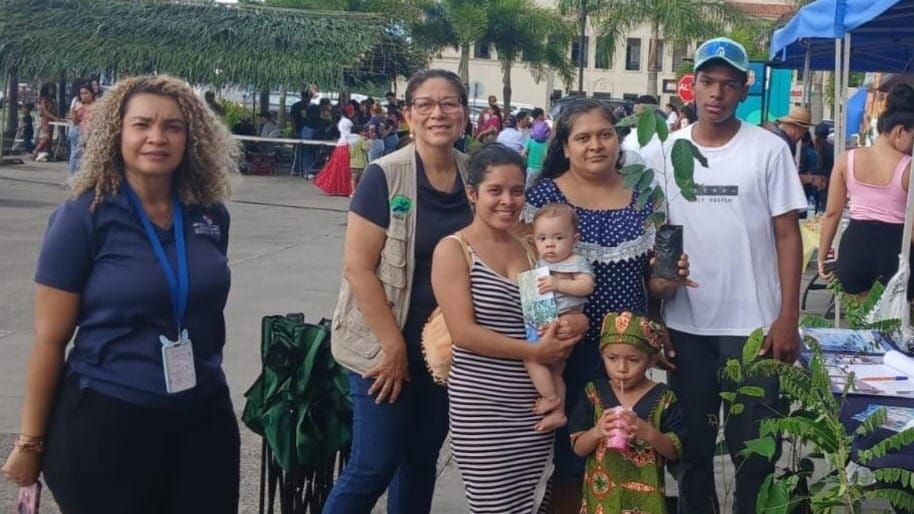 MiAMBIENTE en Feria del Mango promueve conciencia ambiental