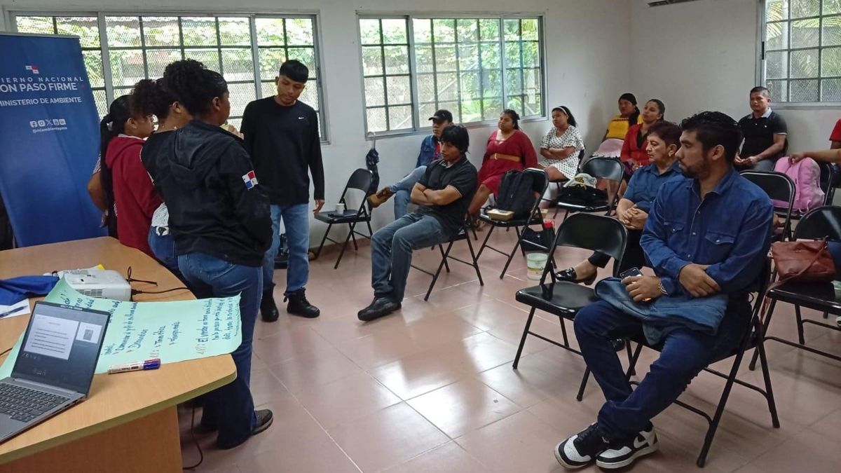MiAMBIENTE forma a veedores ambientales en Bocas del Toro