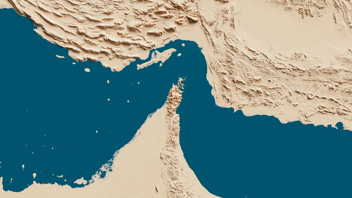 Irán dice que cerró Ormuz. EE.UU. dice que no. 55 buques pasaron igual.