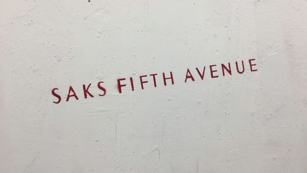 El gigante del lujo Saks Global se declara en bancarrota