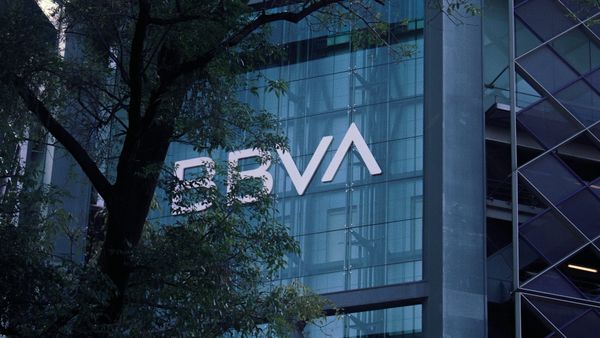 El fracaso de la OPA al Sabadell congela las fusiones de la banca europea y pone el foco en Panamá