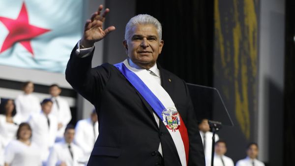 Panamá y Ecuador oficializan acuerdo de intercambio tributario para fortalecer transparencia fiscal