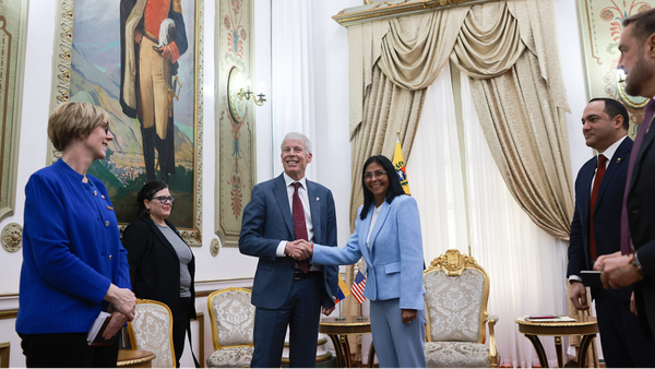 El secretario de Energía de EE.UU., Chris Wright, llega a Caracas para reunirse con Delcy Rodríguez