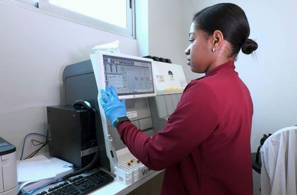 Colón agiliza pruebas de VIH con nuevo laboratorio