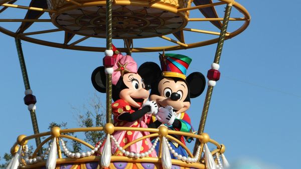 Disney nombra a Josh D'Amaro como nuevo CEO tras salida de Bob Iger