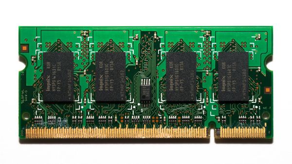 La escasez global de memorias RAM impacta el mercado de smartphones en 2026