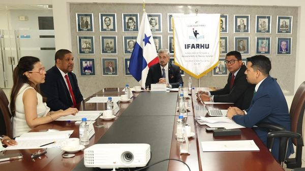 IFARHU busca eficiencias en pagos y atención