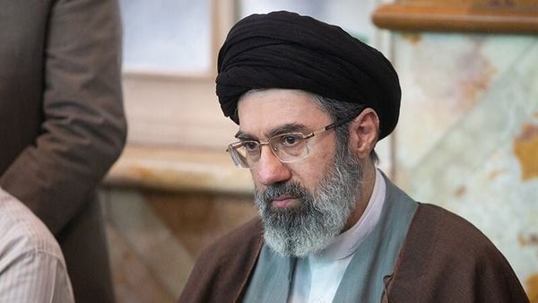 Líder Supremo de Irán, Mojtaba Khamenei, ordena cierre del estrecho de Ormuz