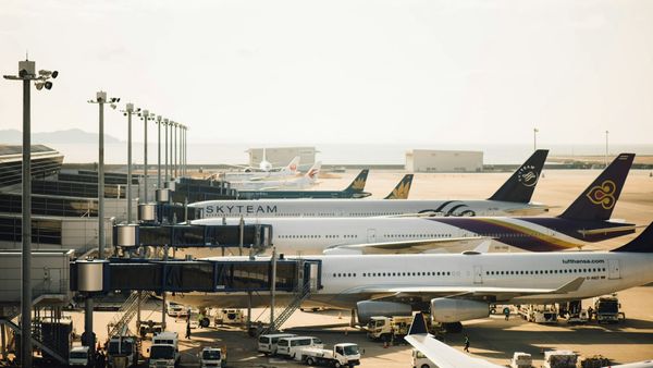 Aerolíneas ajustan capacidad y tarifas por alza del petróleo
