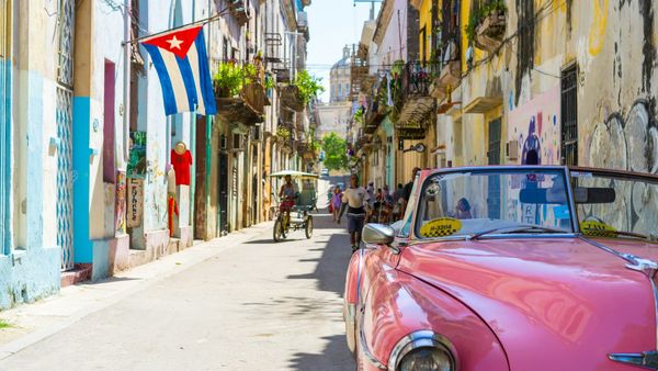 Cuba permitirá a sus nacionales en el exterior invertir y ser dueños de negocios