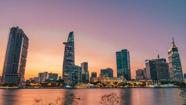 Vietnam anuncia plan para eliminar aranceles al combustible hasta abril