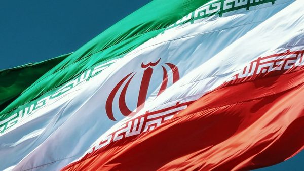 Irán exporta más crudo por Ormuz que antes de la guerra, según Kpler