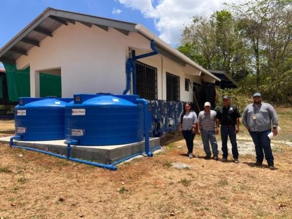 MiAMBIENTE instala sistemas de cosecha de agua en Los Santos