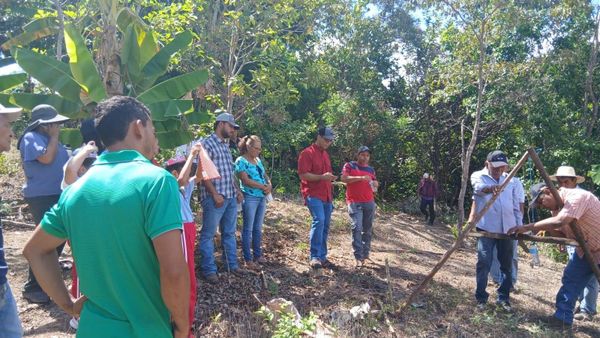 Productores reciben guía para suelos sostenibles en Santa María y La Villa