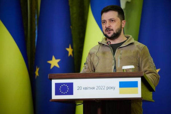 Ucrania toma posición rusa con fuerza terrestre de robots no tripulada, según Zelenskyy