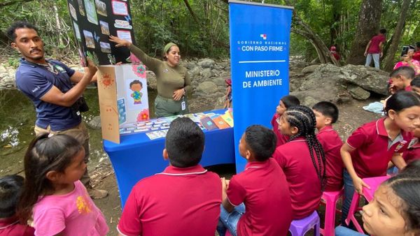 Campana celebra Día de la Tierra con limpieza y siembra