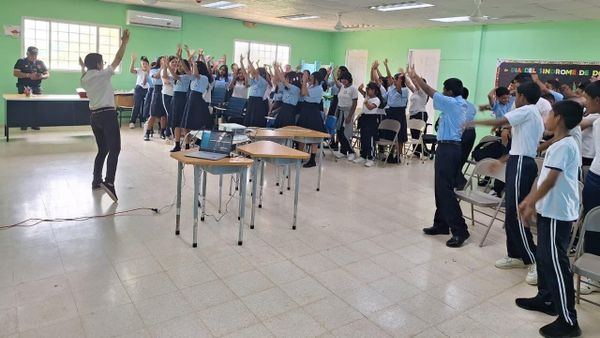 MiAMBIENTE educa en La Chorrera sobre agua y residuos