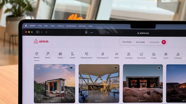 Airbnb, dos países, dos leyes opuestas: España lo restringe para proteger vecinos; Panamá lo legaliza para cobrarle impuestos