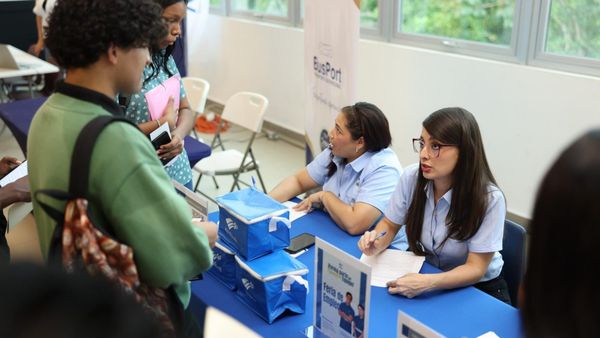 Feria ITSE conecta estudiantes con empresas