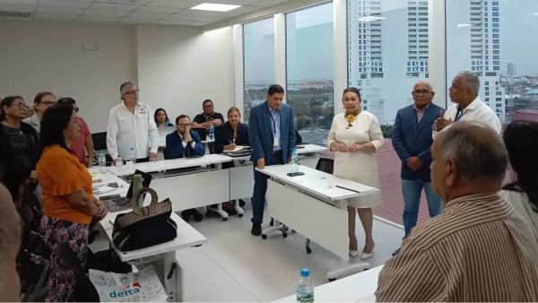 CSS se reúne con pacientes para mejorar servicios